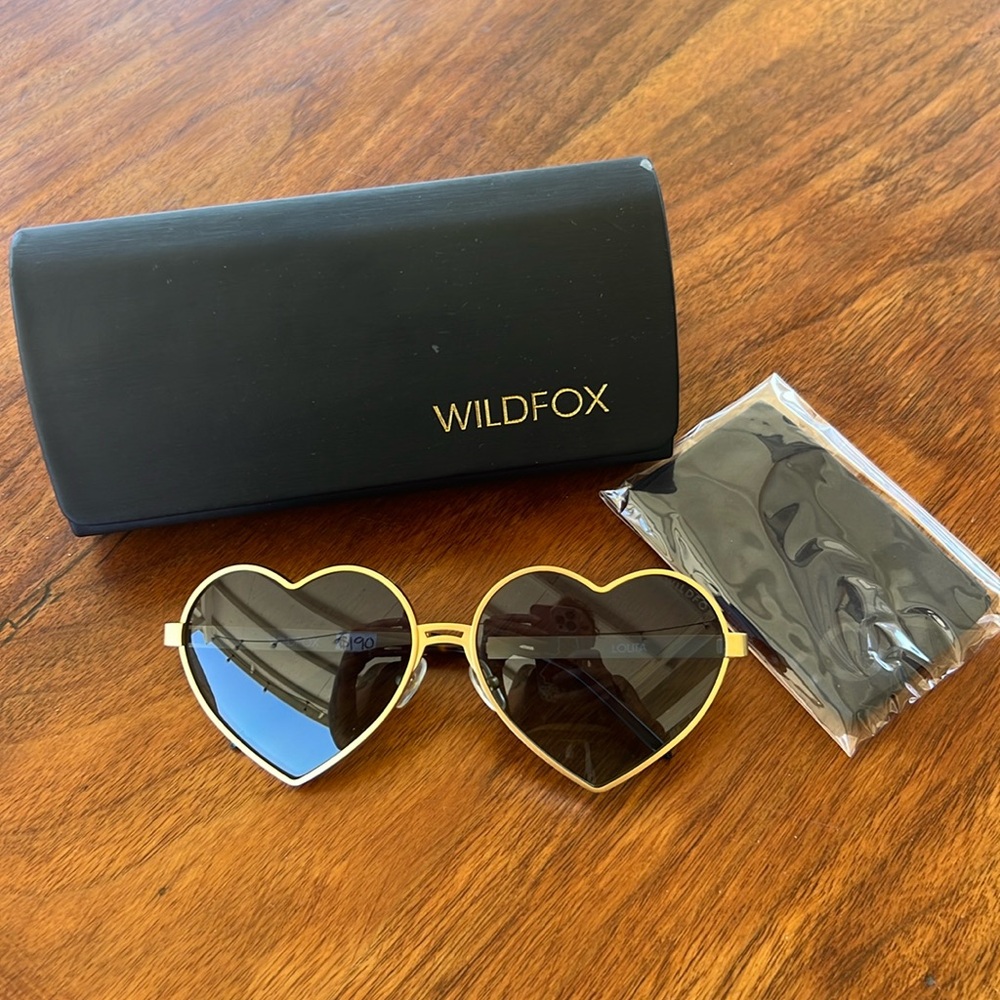 WildFox Heart Sunglasses ❤️🕶️